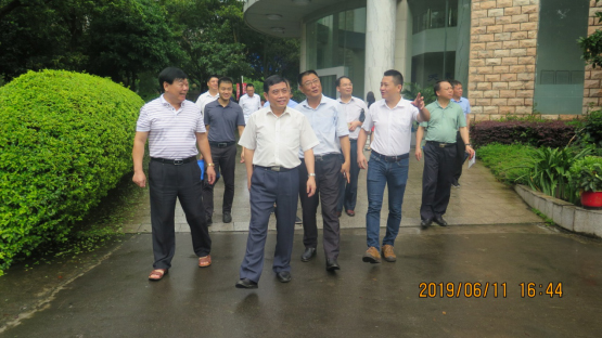 省市場(chǎng)監督管理局副局長(cháng)、省藥品監督管理局局長(cháng)俞開(kāi)海 一行蒞臨我司檢查指導工作
